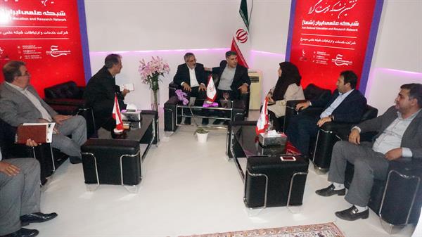 استاندار و مدیرکل ارتباطات و فناوری اطلاعات استان البرز عصر یکشنبه  با حضور در بیست و سومین نمایشگاه الکترونیک،کامپیوتر و تجارت الکترونیک از آخرین دستاورد های این حوزه بازدید کردند.