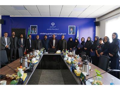 دیدار و تجلیل مدیرکل ارتباطات و فناوری اطلاعات استان البرز از خانواده معظم شهدا