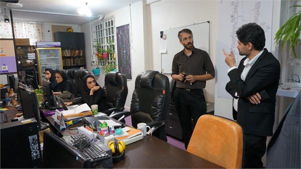 بازدید مدیرکل ارتباطات و فناوری اطلاعات استان البرز از مرکز رشد و نوآوری شهید احمدی روشن