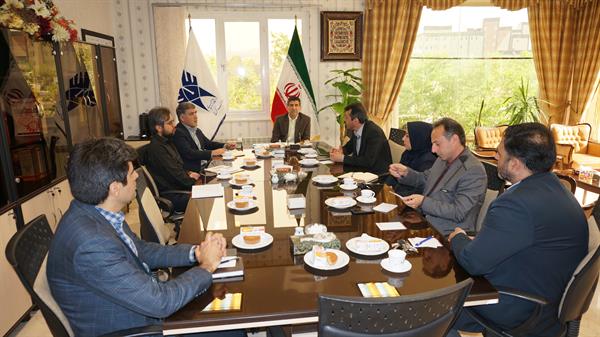 مدیرکل ارتباطات و فناوری اطلاعات استان البرز با ریاست و معاونین دانشگاه آزاد اسلامی واحد کرج دیدار و گفت و گو کرد.