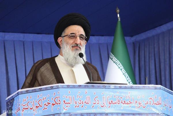 نباید از فضای مجازی بترسیم و با آن منفعلانه برخورد کنیم/ شبکه ملی اطلاعات از سال ۷۹ مطالبه رهبری است/ همه دستگاه‌های مسوول وظایفشان را به درستی انجام دهند/ ظلم است که سایر دستگاه‌ها همکاری نکنند و فقط