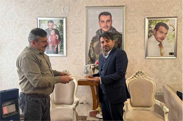 دیدار مدیرکل ارتباطات و فناوری اطلاعات استان البرز با خانواده شهید مدافع حرم محمد اینانلو